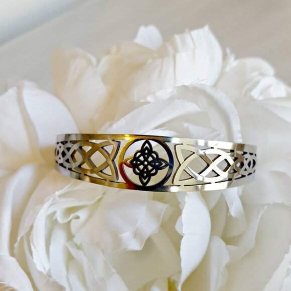 NEW! CELTIC Knot STAINLESS STEEL BRACELET - Picture 3 of 6